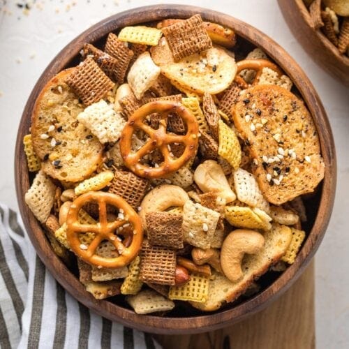 https://www.nourish-and-fete.com/wp-content/uploads/2020/05/everything-bagel-chex-mix-4-500x500.jpg