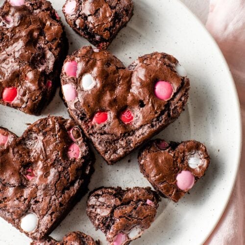 https://www.nourish-and-fete.com/wp-content/uploads/2022/02/heart-shaped-brownies-2-500x500.jpg