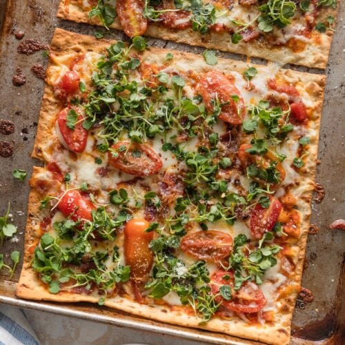 BLT Flatbread Pizza - Nourish and Fete