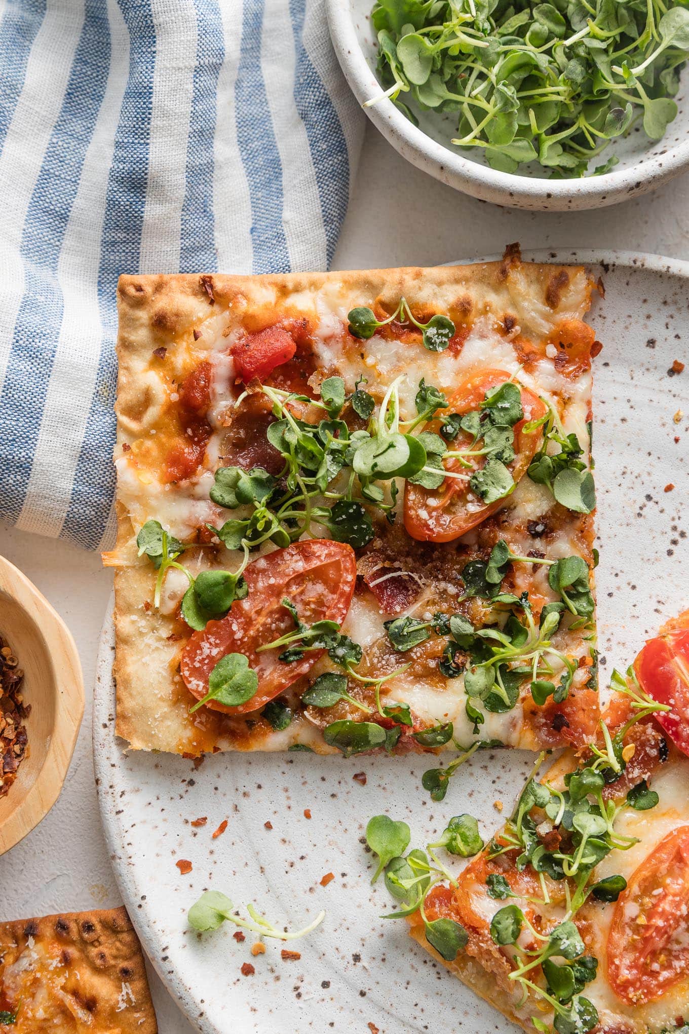 Blt Flatbread Pizza - Nourish And Fete